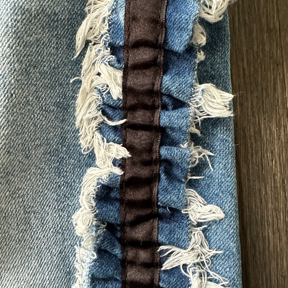 Zara Ruffle Mom Jeans - Picture 2 of 4
